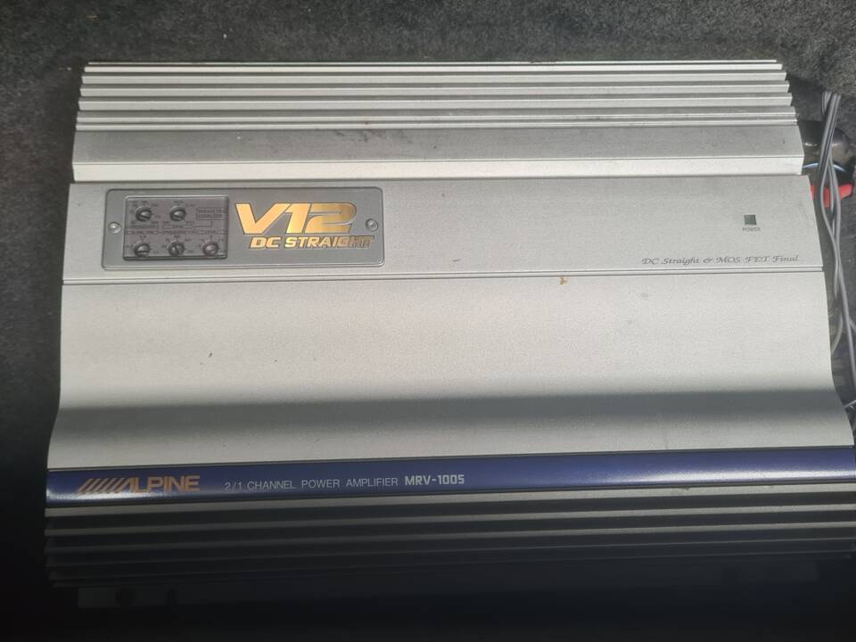 Image 17/18 of BMW 325i (1987)