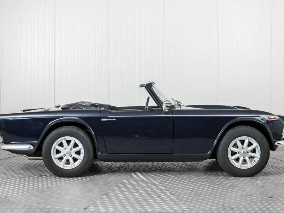 Image 9/50 of Triumph TR 4A (1967)