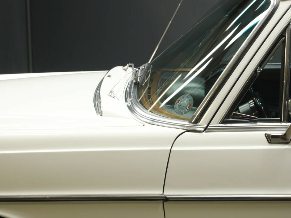 Bild 27/50 von Mercedes-Benz 280 SE (1970)