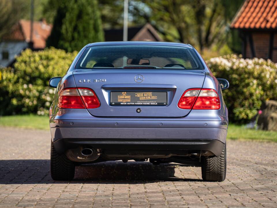 Bild 15/58 von Mercedes-Benz CLK 320 (1999)