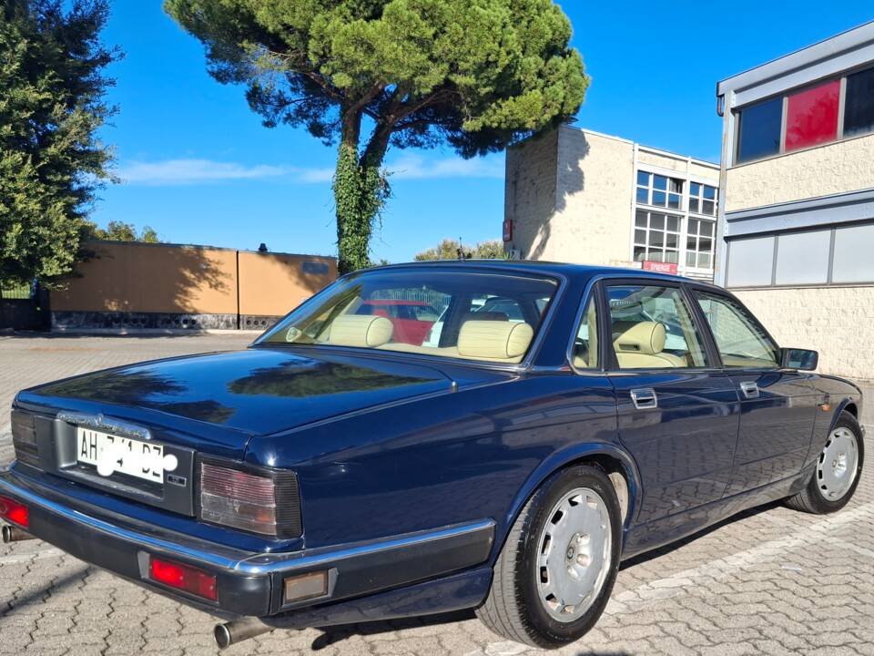 Bild 11/14 von Jaguar XJ 40 (XJ-R) (1992)