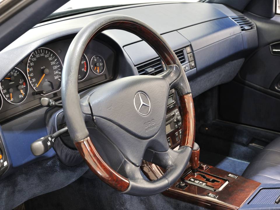 Imagen 15/30 de Mercedes-Benz SL 320 (1999)