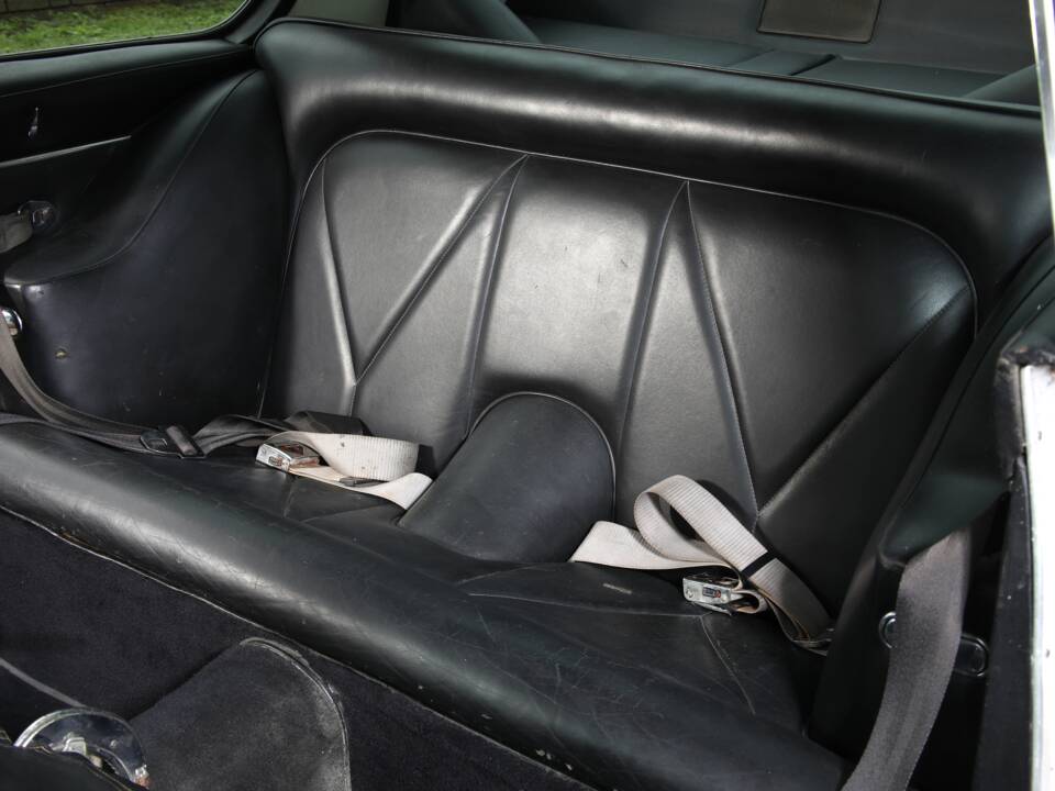 Imagen 24/31 de Aston Martin DB 6 (1968)