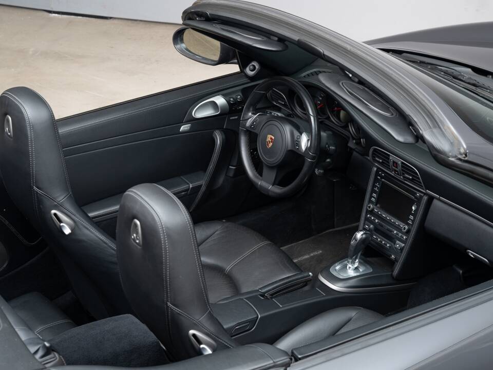 Bild 26/50 von Porsche 911 Carrera 4 (2011)