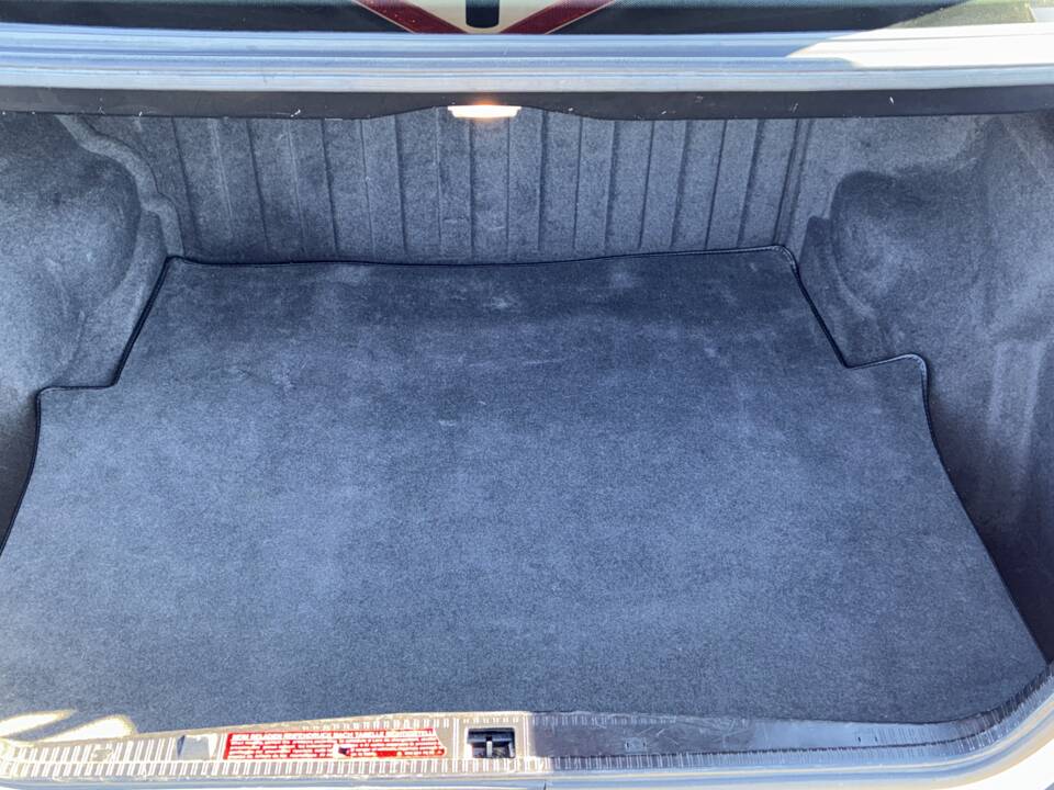 Immagine 25/33 di Mercedes-Benz 230 E (1992)