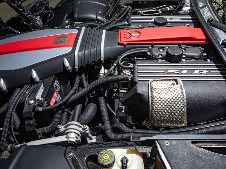 Image 19/25 of Mercedes-Benz SLR McLaren 722 (2006)