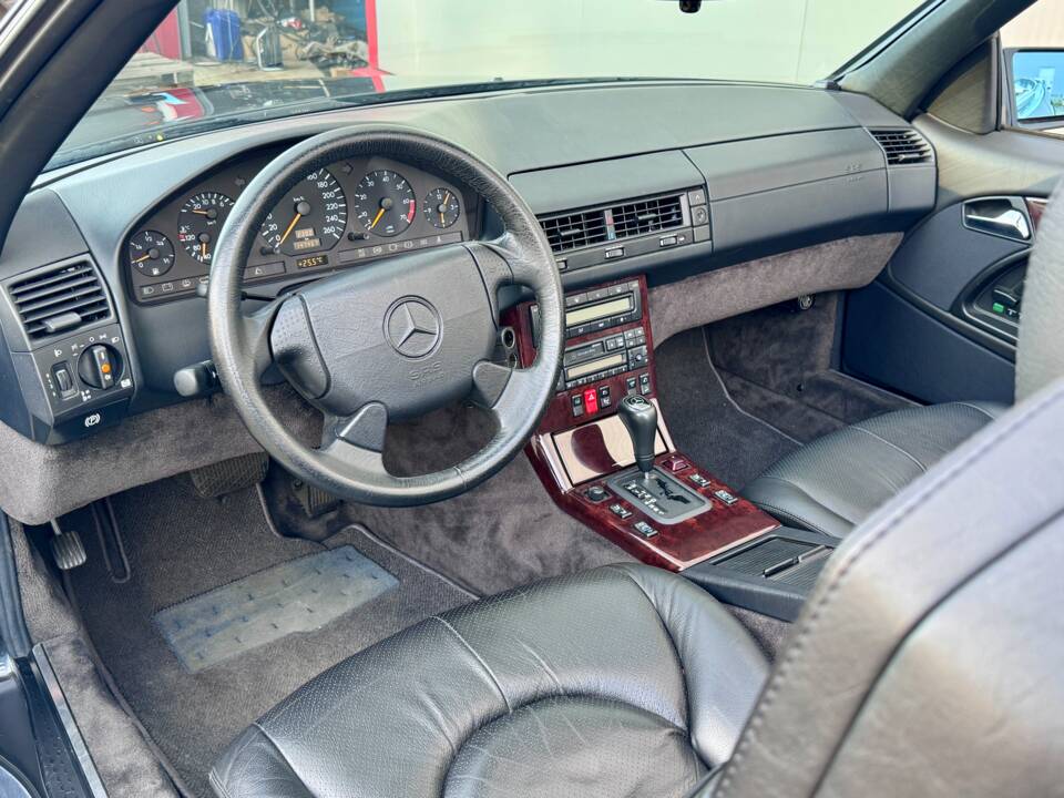 Image 7/49 de Mercedes-Benz SL 500 (1997)