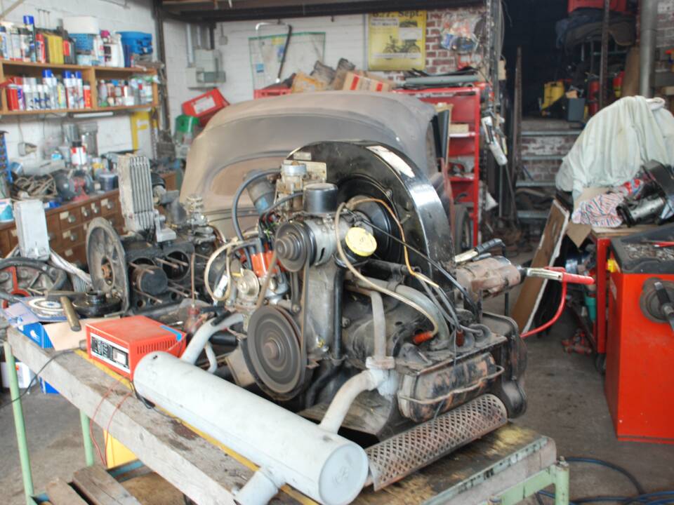 Image 13/15 of Volkswagen Maggiolino 1200 Export "Oval" (1956)