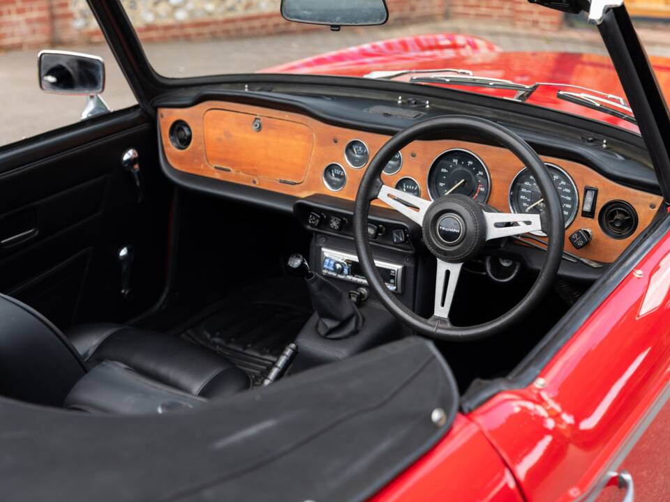Immagine 27/50 di Triumph TR 6 (1975)