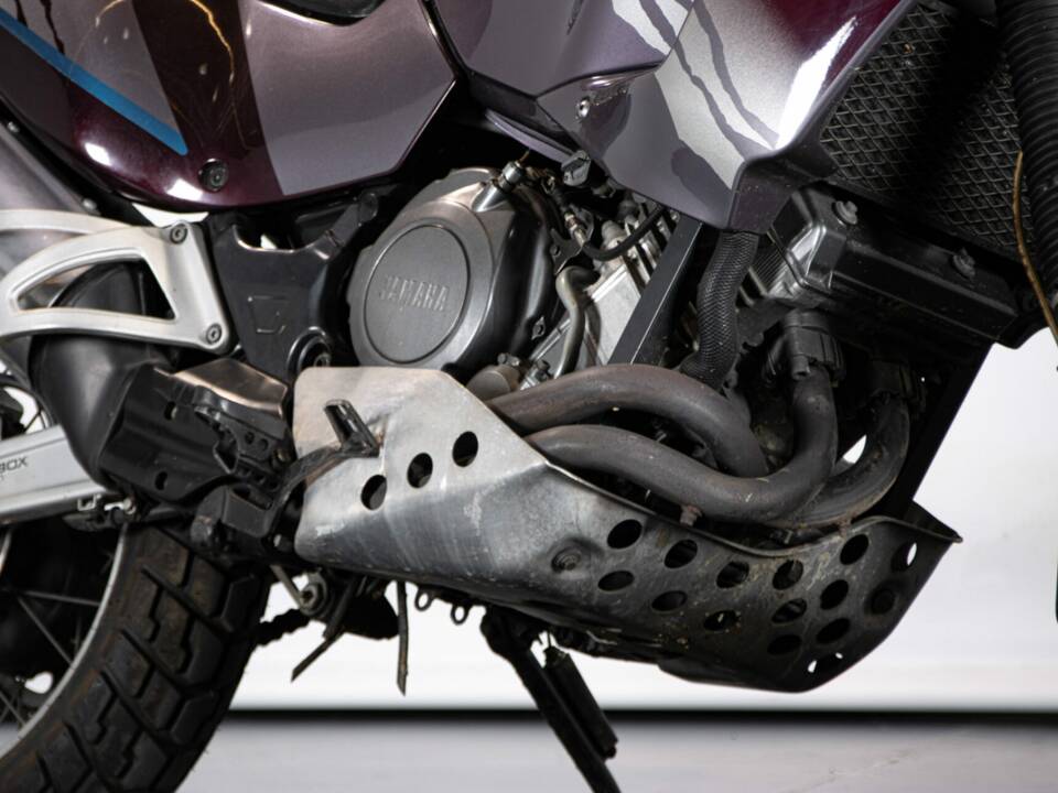 Image 28/50 of Yamaha XTZ 750 SuperTéneré (1990)