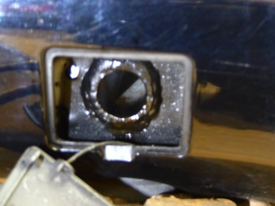 Image 63/83 de Mercedes-Benz E 220 (1996)