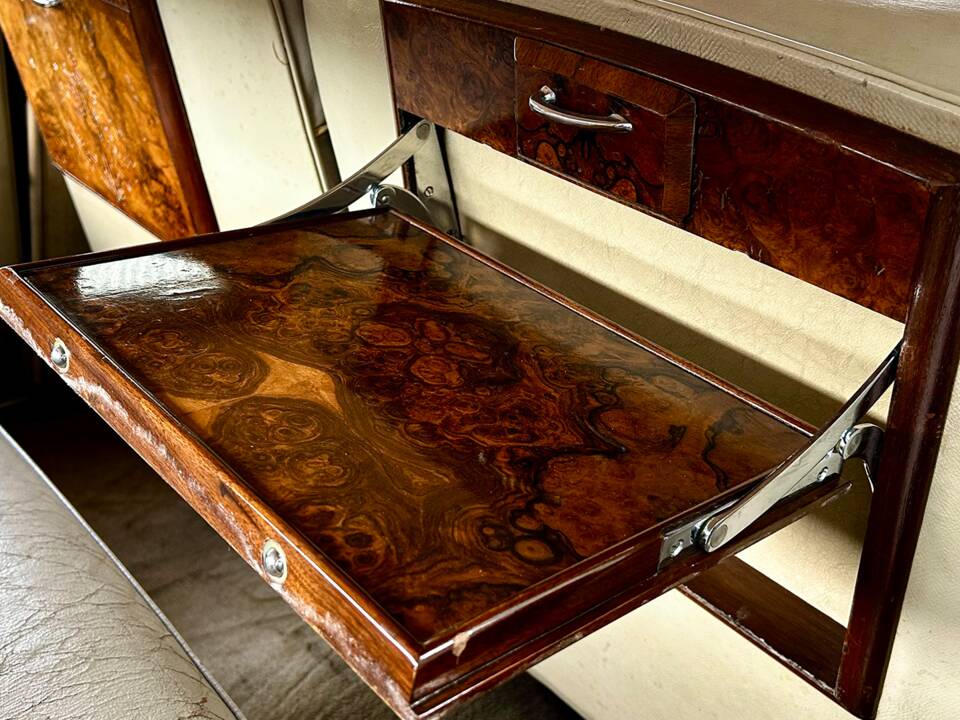 Image 13/16 of Rolls-Royce Silver Cloud I (1957)