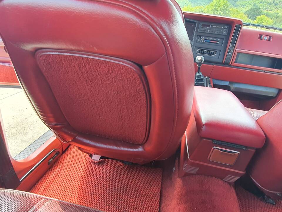 Immagine 35/42 di Jeep Cherokee 2.8L V6 (1985)