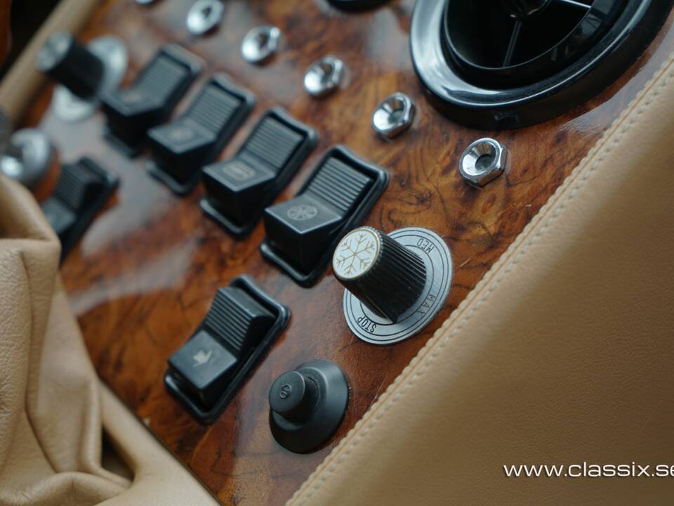 Image 11/28 of Lamborghini Espada 400 GT (1970)