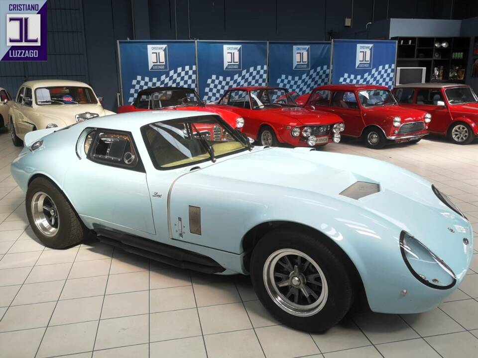 Immagine 11/74 di Shelby Daytona Cobra Coupe (1964)