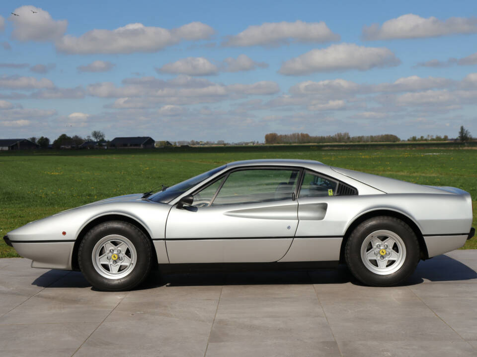 Image 28/50 of Ferrari 308 GTB (1977)