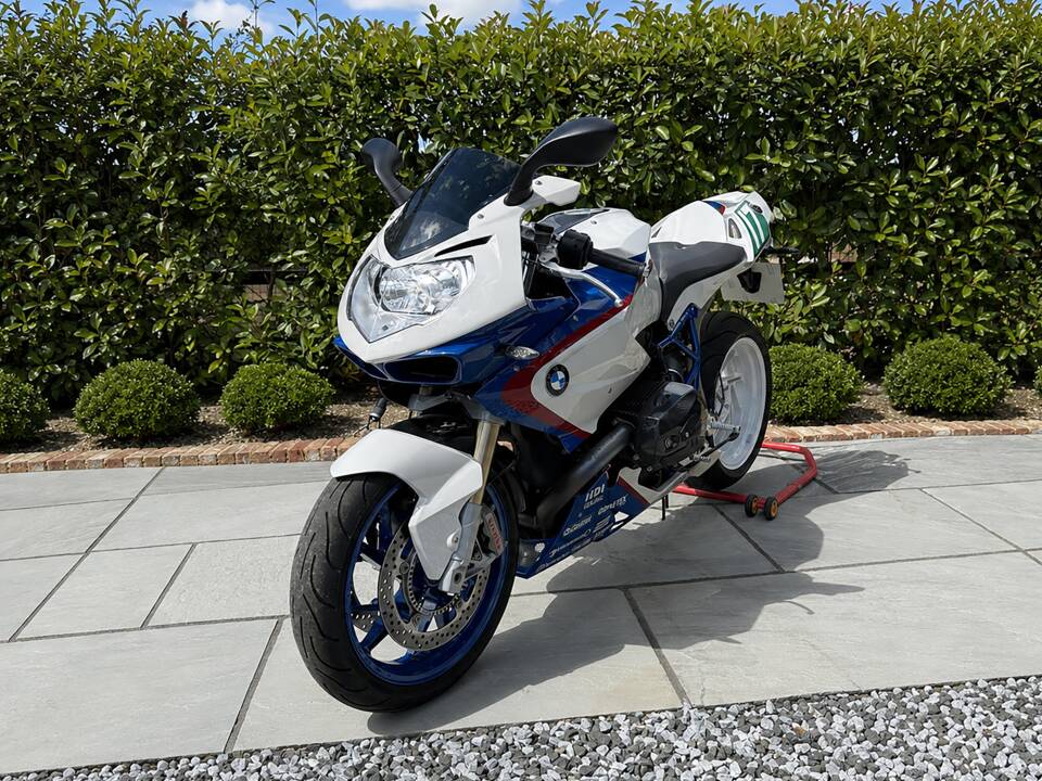 Image 2/10 of BMW HP2 Sport (2010)