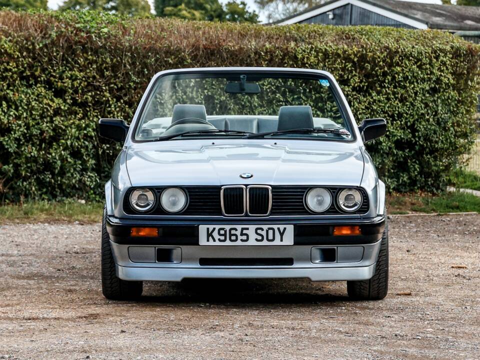 Immagine 6/28 di BMW 318i (1993)