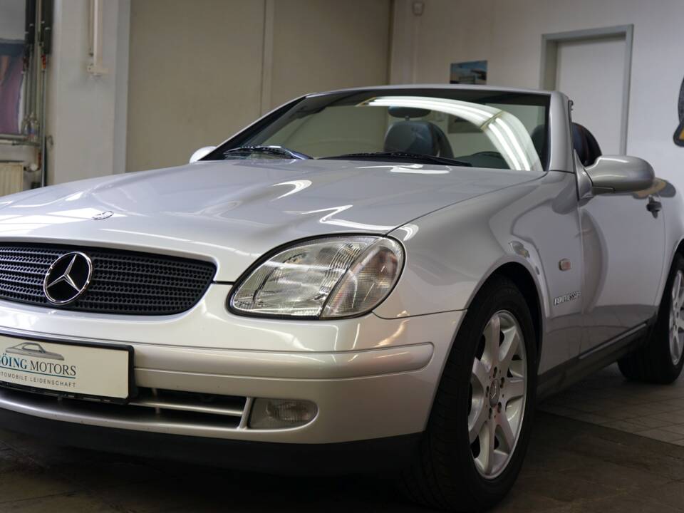 Image 8/40 of Mercedes-Benz SLK 230 Kompressor (1999)