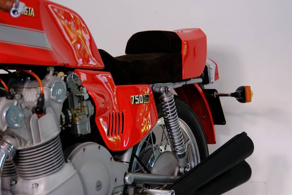 Immagine 42/96 di MV Agusta 750 S America (1976)