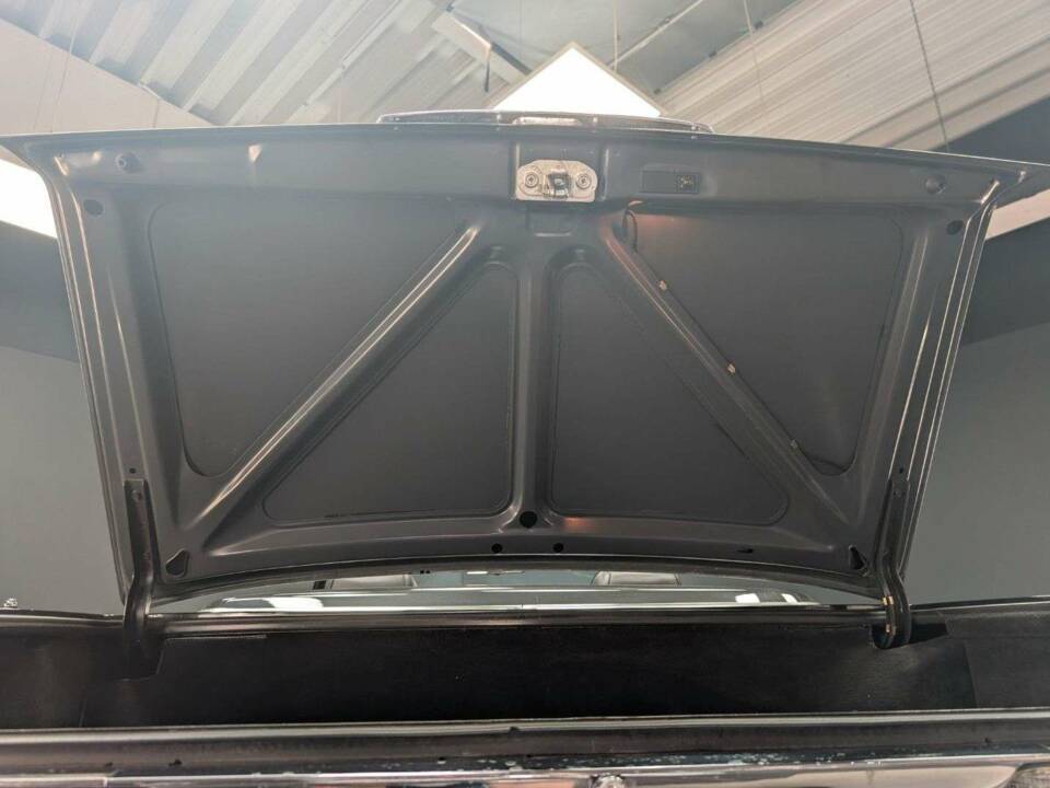 Image 43/50 of Mercedes-Benz 300 SL (1989)