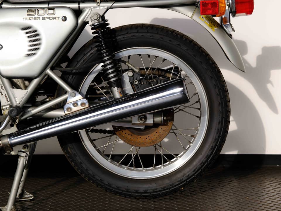 Image 46/54 de Ducati 900 SS (1977)