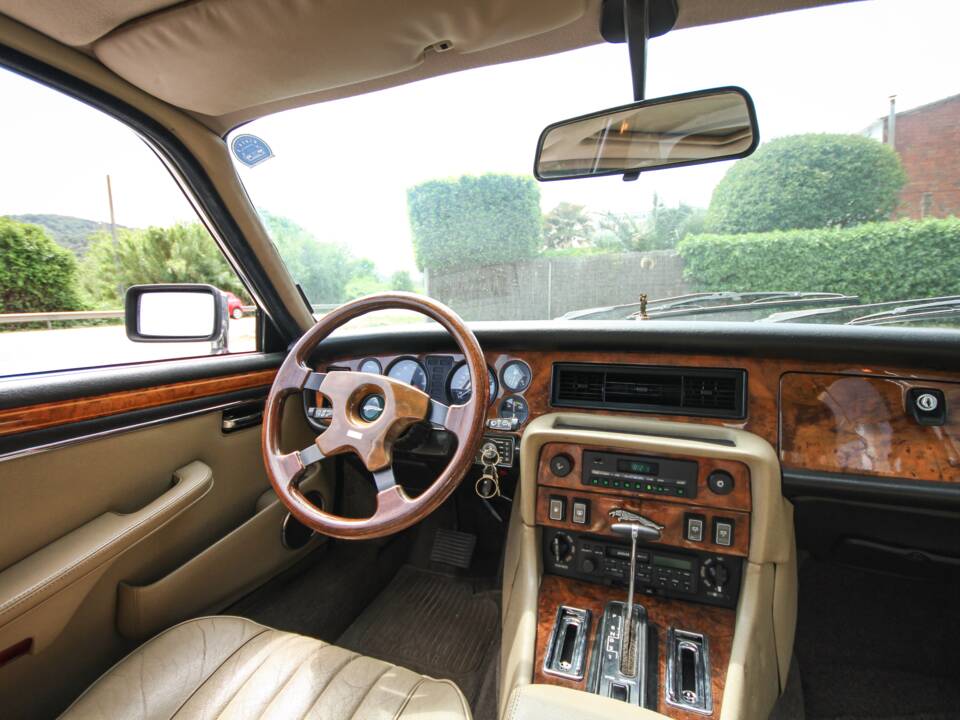 Image 34/44 of Jaguar XJ 12 (1990)