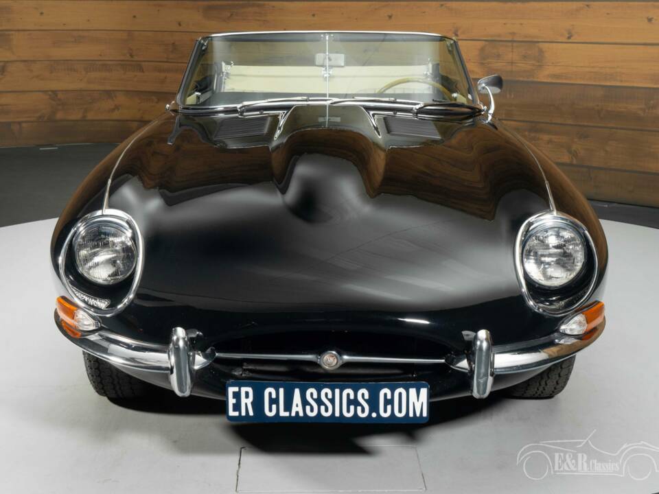 Afbeelding 3/8 van Jaguar E-Type (1967)