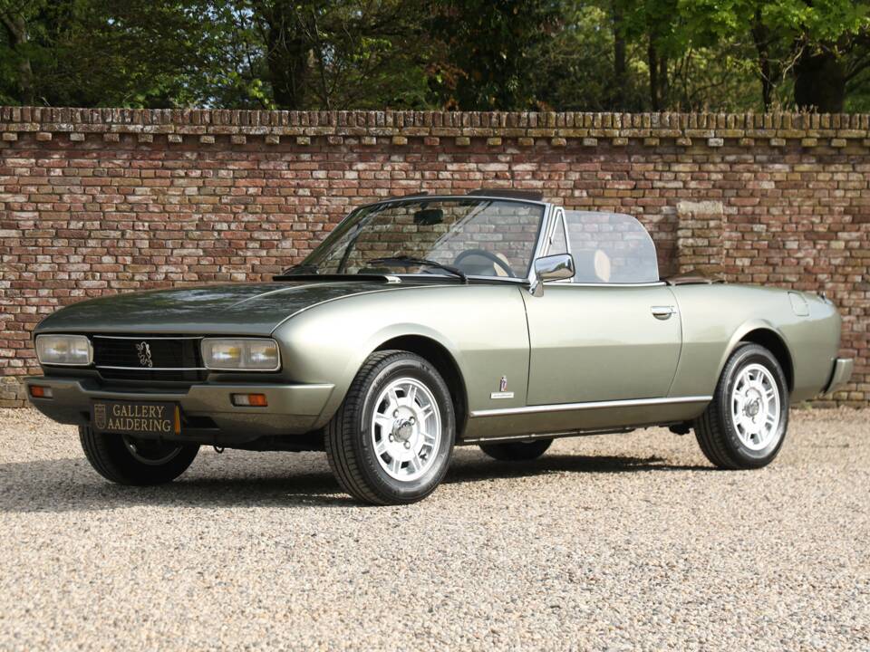 Image 13/50 of Peugeot 504 Convertible (1981)