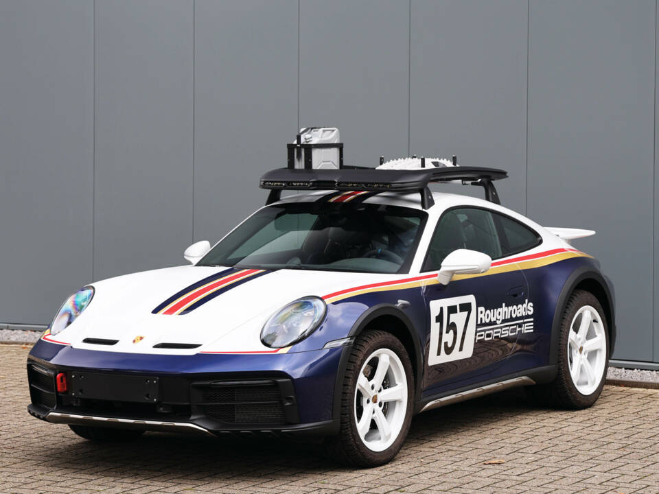 Image 19/74 of Porsche 911 Dakar (2023)