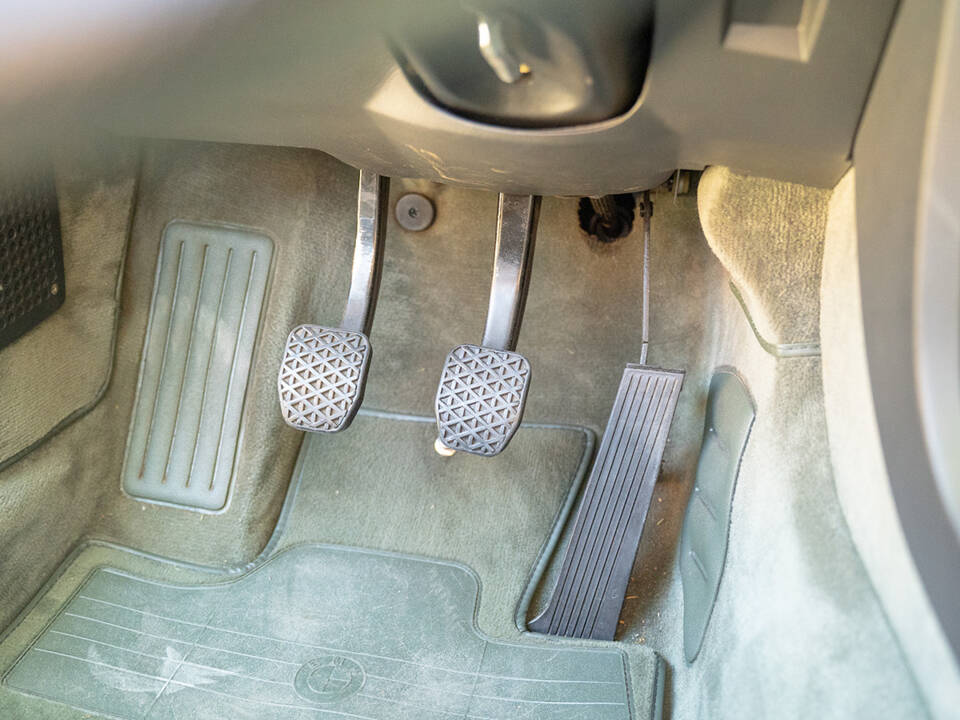 Image 50/63 of BMW 528i (1984)