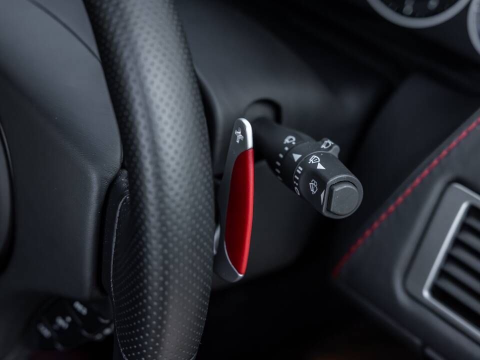 Afbeelding 18/69 van Aston Martin DBS (2012)