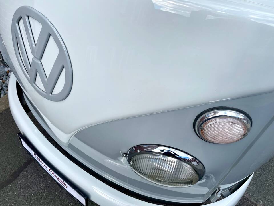 Image 8/20 of Volkswagen T1 panel van (1964)