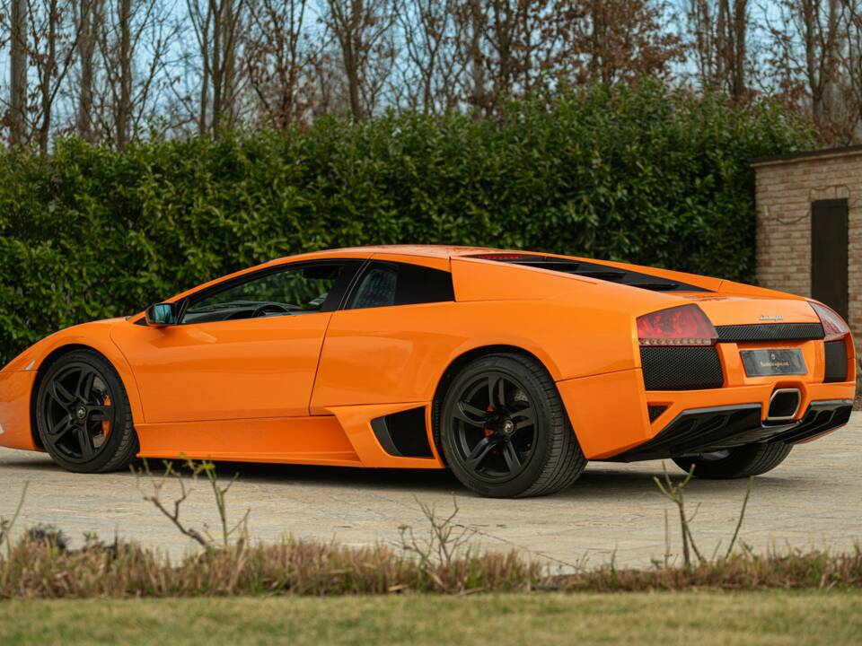 Image 6/50 of Lamborghini Murciélago (2003)