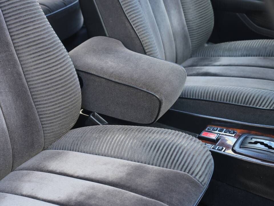 Afbeelding 18/46 van Mercedes-Benz 450 SEL 6,9 (1977)