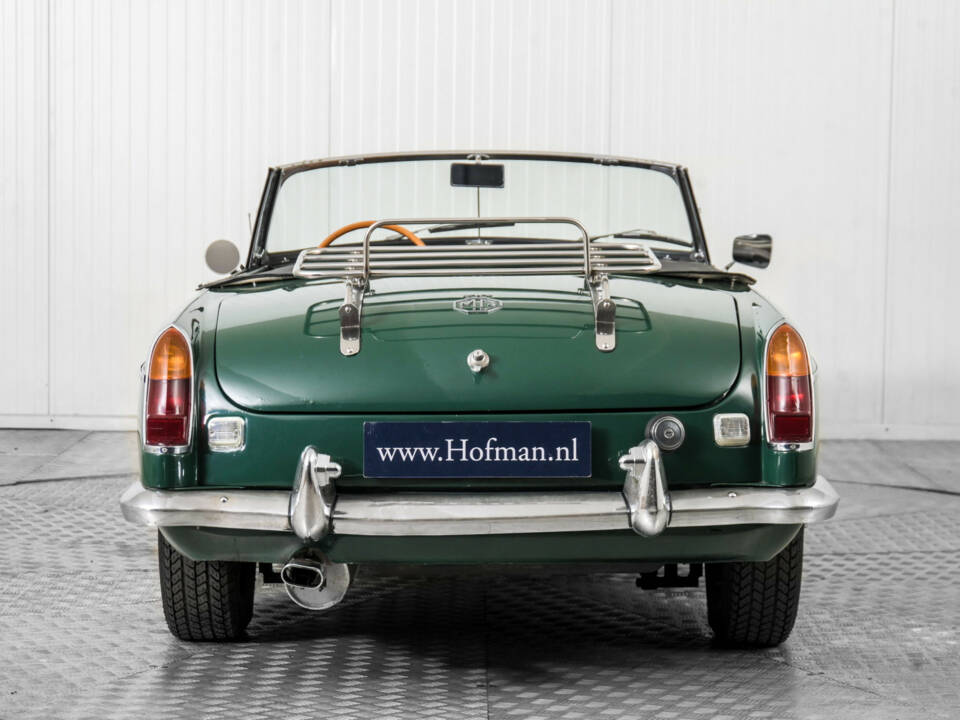 Image 13/50 de MG MGB (1967)