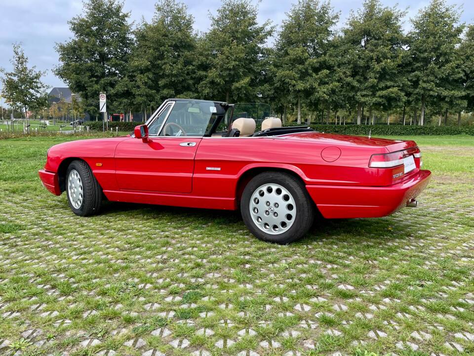 Bild 12/23 von Alfa Romeo 2.0 Spider (1991)