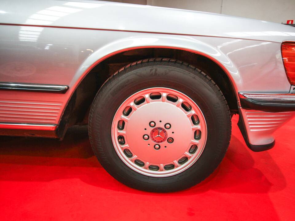 Afbeelding 14/14 van Mercedes-Benz 420 SL (1987)