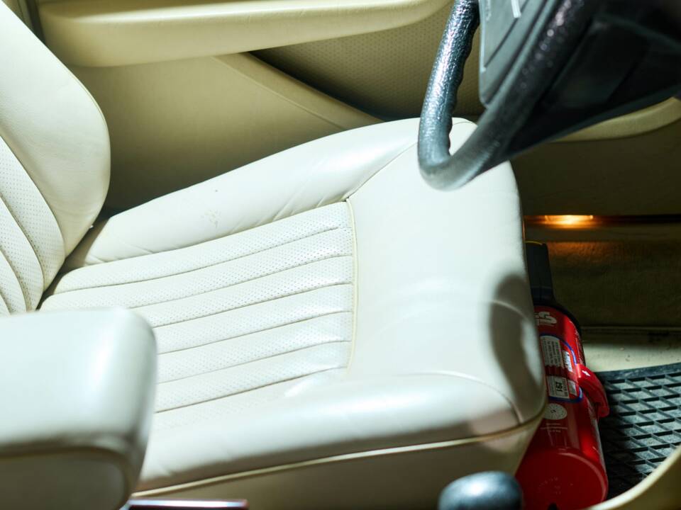 Bild 34/43 von Mercedes-Benz 380 SE (1984)
