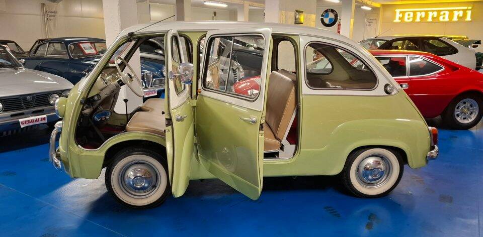 Immagine 8/36 di FIAT 600 D Multipla (1964)