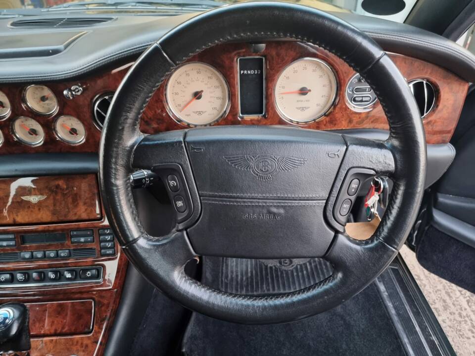 Image 17/24 of Bentley Arnage Red Label (2000)