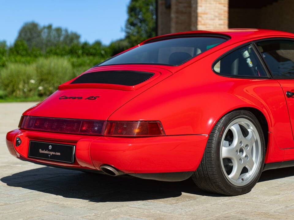 Image 31/50 de Porsche 911 Carrera RS (1991)