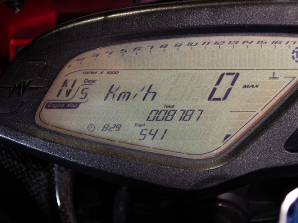 Image 8/50 of MV Agusta DUMMY (2012)