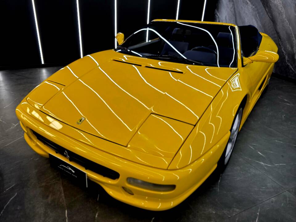 Bild 1/25 von Ferrari F 355 Spider (1996)
