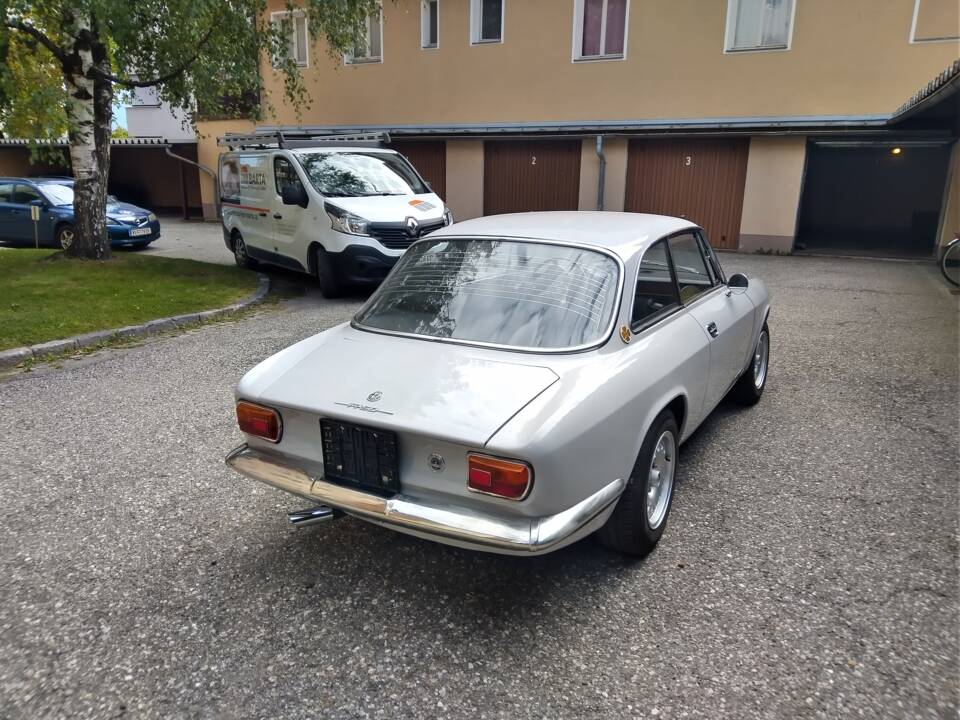 Image 25/25 of Alfa Romeo 1750 GT Veloce (1969)