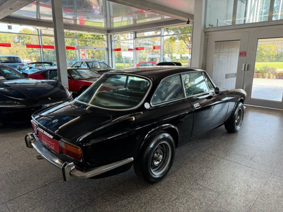 Afbeelding 23/24 van Alfa Romeo 2000 GTV (1976)