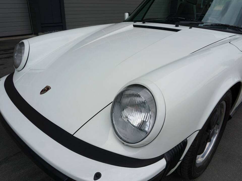 Bild 15/51 von Porsche 911 Carrera 3.2 (1986)