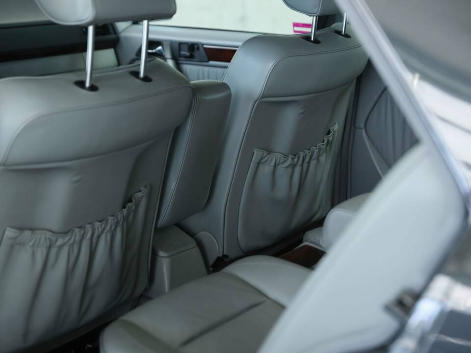 Bild 24/50 von Mercedes-Benz 500 E (1993)