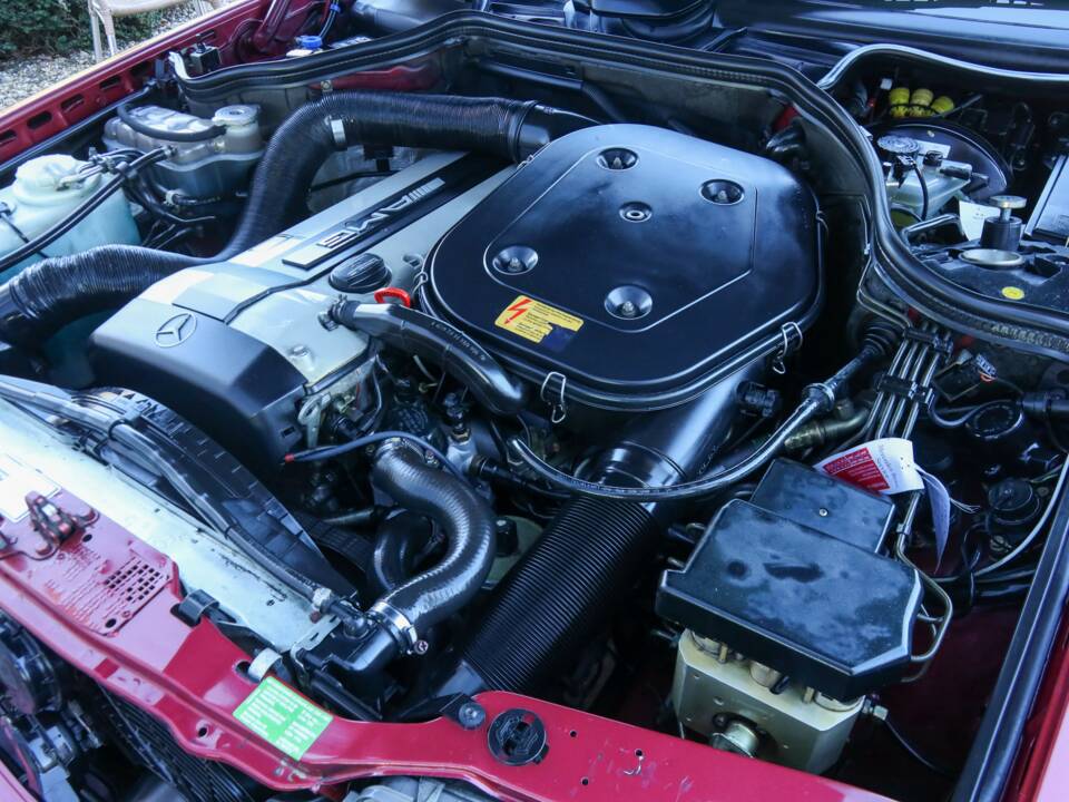 Bild 4/50 von Mercedes-Benz 300 CE-24 3.4 AMG (1993)