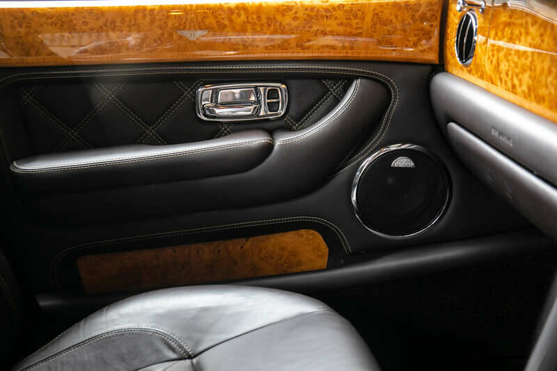 Bild 28/50 von Bentley Arnage T (2009)